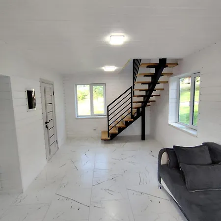 Lägenhet Family House будиночок у