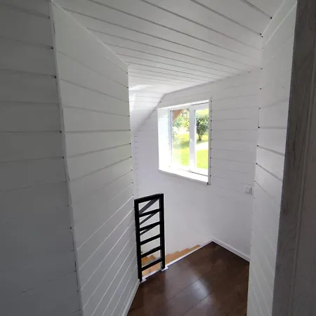 Family House будиночок у Lägenhet Jaremtje